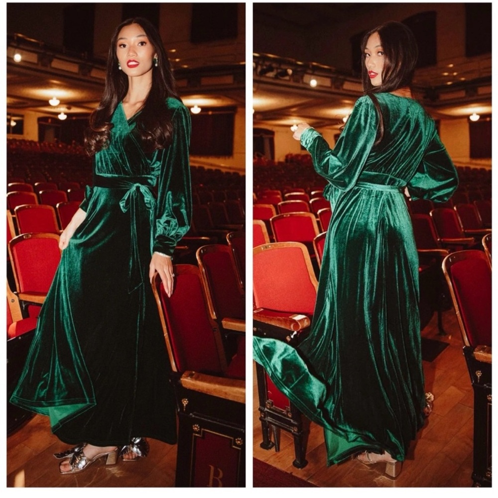 Ivy City Co Andie dress in Emerald Velvet